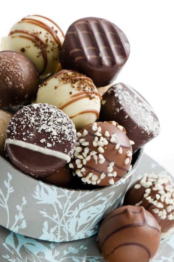 Chocolatinas navideñas: bolas de chocolate con frutos secos
