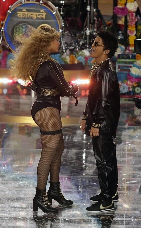 Beyoncé y Bruno Mars, cara a cara en la Super Bowl 2016
