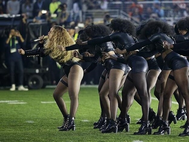Instante del baile de Beyoncé que ha generado la polémica./cordon press.