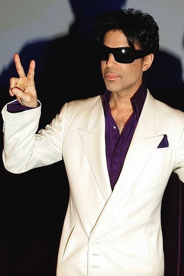 Prince nos deja a los 57 años después de una vida jalonada de éxitos... Y polémicas./