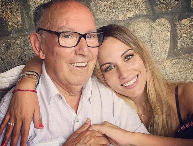 Edurne presenta a su abuelo en las redes sociales./instagram.