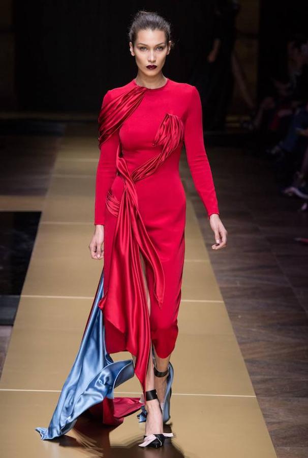Vestido rojo de Atelier Versace