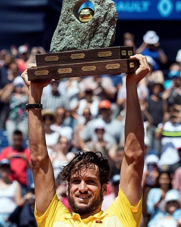 Feliciano López levanta su trofeo de campeón en Gstaad./instagram.