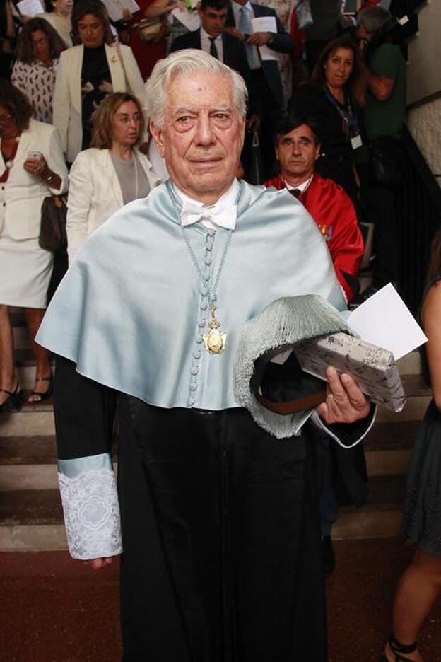 Mario Vargas Llosa, de nuevo a la carga con la prensa del corazón