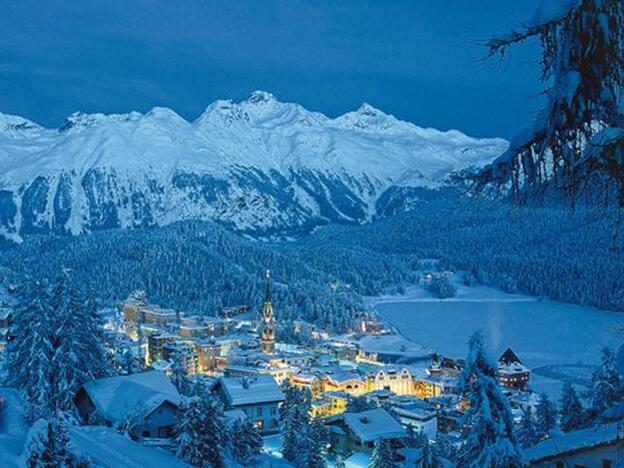 Estación y pueblo de Saint Moritz (Suiza)