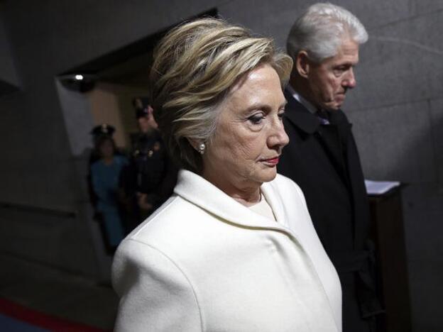 Hillary Clinton vistiendo de blanco en sus actos/GTRES