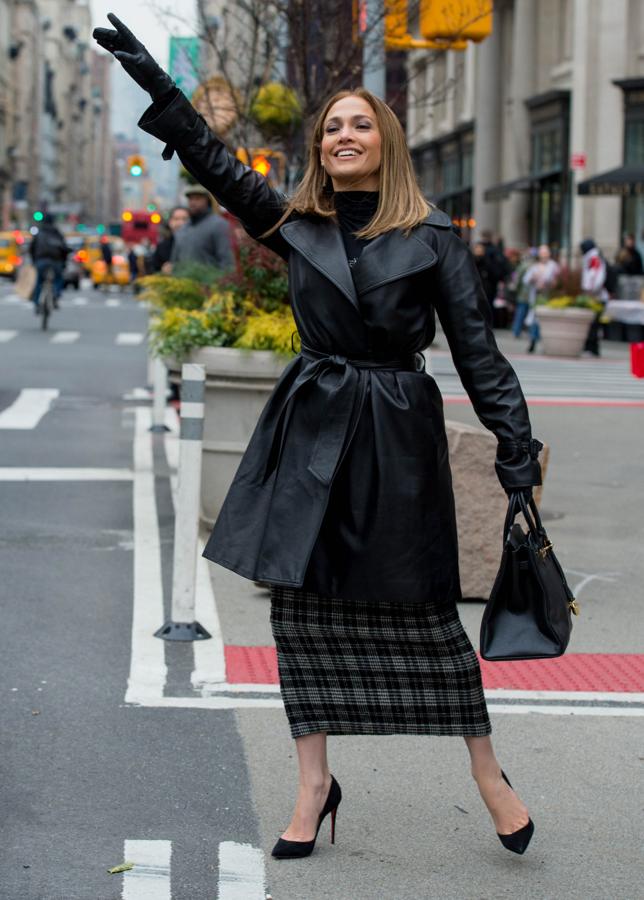 Looks de famosas para combatir el frío: Jennifer Lopez