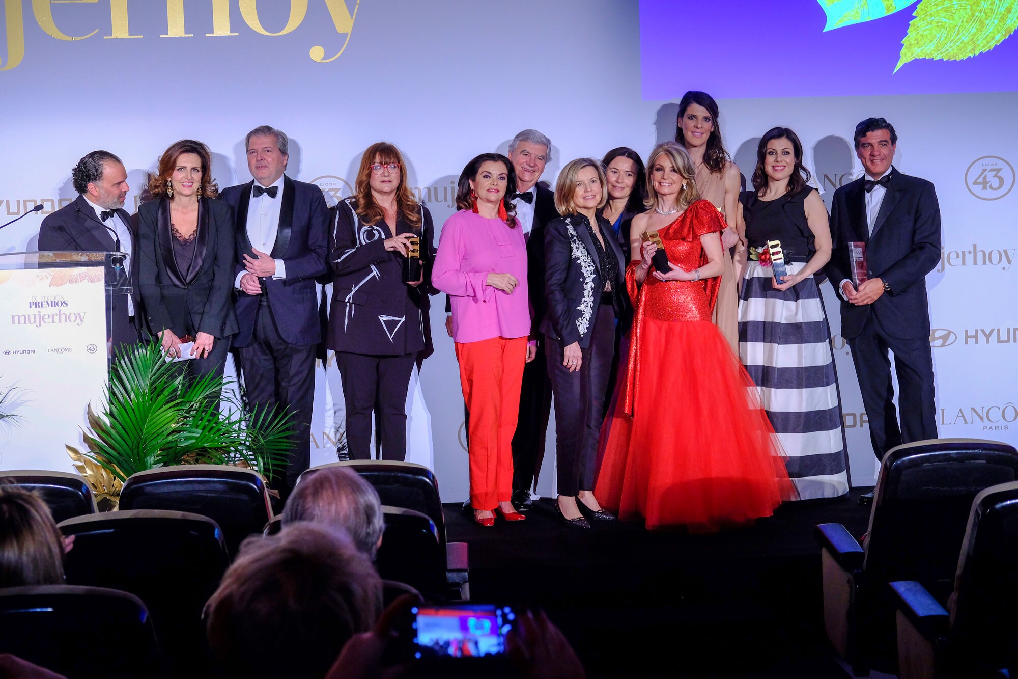 IX Premios Mujerhoy: Foto de familia de los ganadores