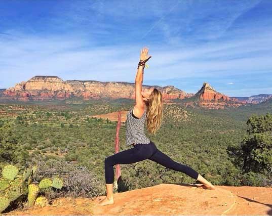 Las famosas y sus mejores posturas de yoga en Instagram: Gisele Bündchen