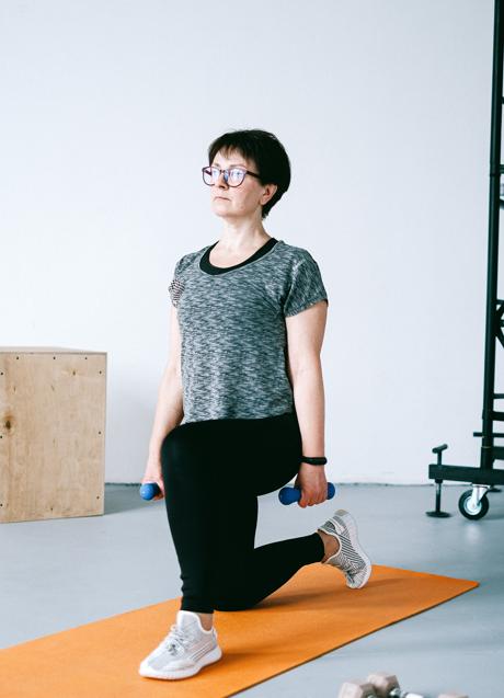 Mujer haciendo deporte/PEXELS