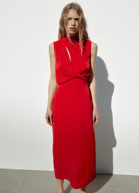 Vestido drapeado de Zara (39,99 euros)