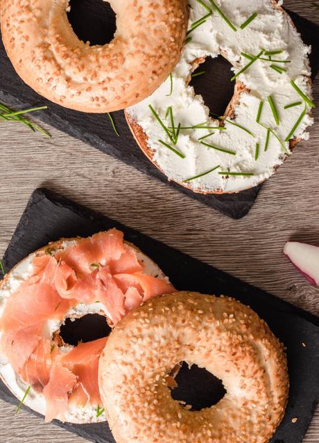 Bagels con queso y salmón/PEXELS