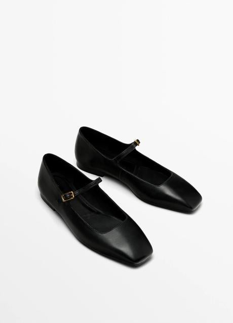 Zapatos negros de Massimo Dutti (79.99 euros)