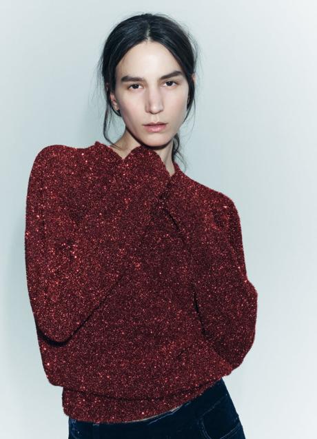 Jersey rojo de Zara (29,99 euros)