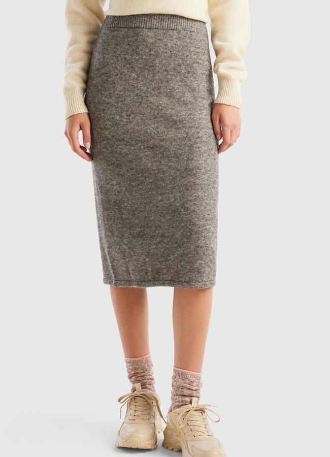 Falda lápiz de Benetton, 34,95 euros.