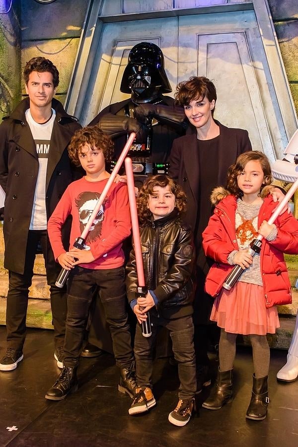 Paz Vega y su familia: la fuerza les acompaña en Disenyeland