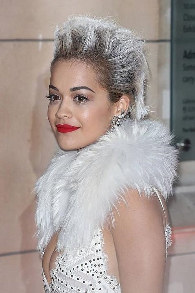 El pelo gris está de moda