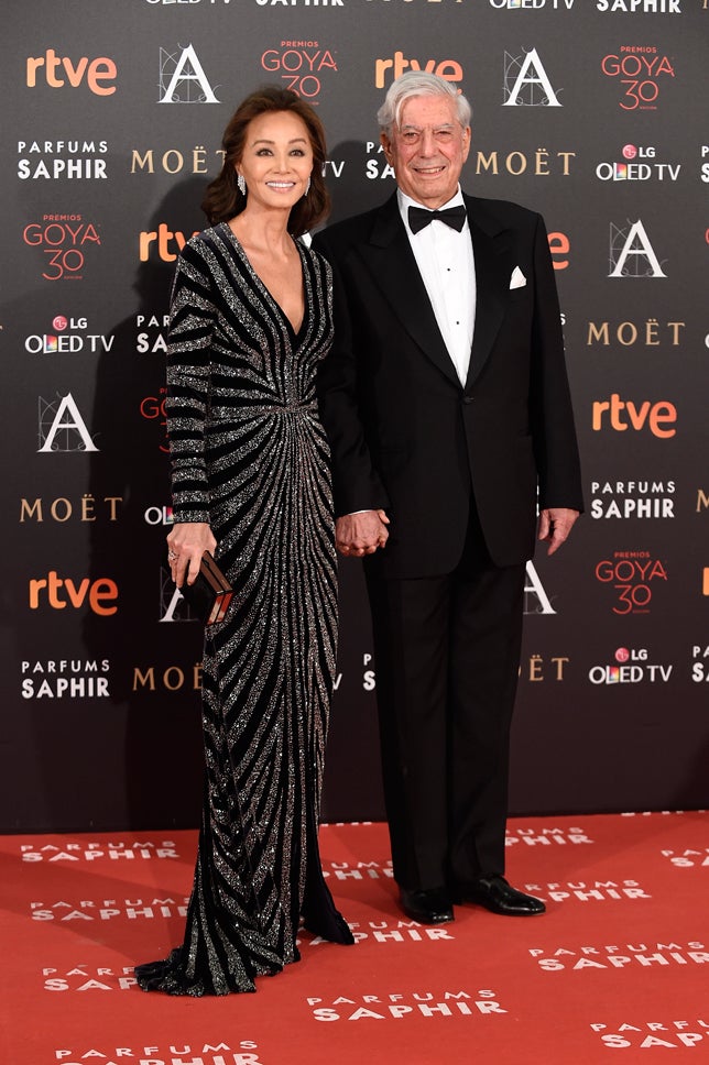 Alfombra roja Premios Goya 2016: Isabel Preysler y Mario Vargas-Llosa