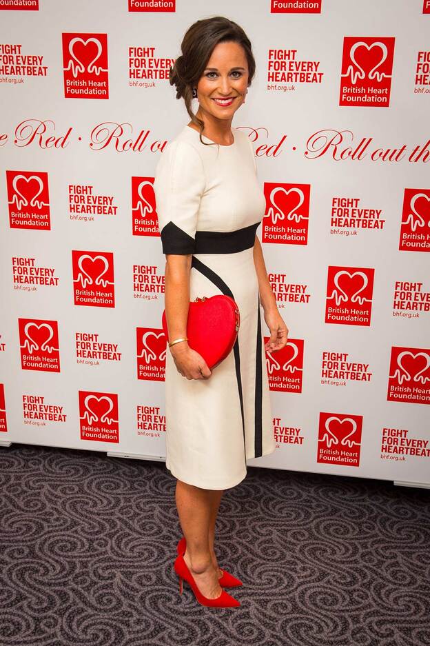 El look de Pippa Middleton, de Tabitha Webb, con bolso de Ridley.