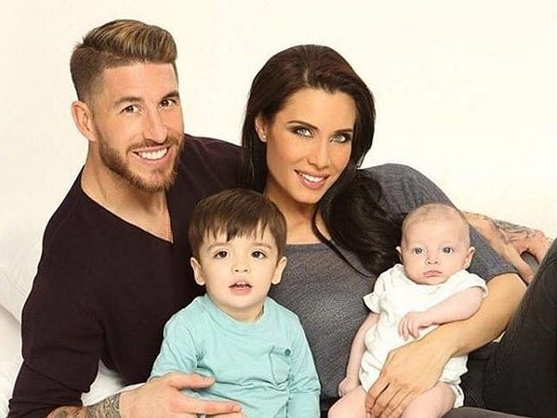 El primer posado familiar de Sergio Ramos y Pilar Rubio