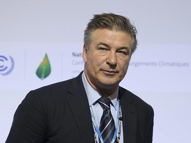 Cuando Alec Baldwin soñaba con apuñalar al director de TMZ