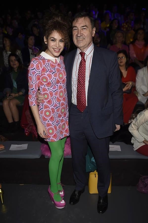 Pedro J. Ramirez y Cosima Ramirez, en el desfile de Ágatha Ruiz de la Prada