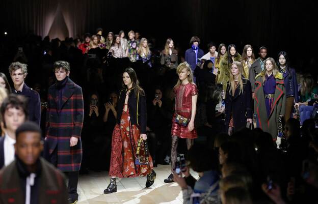 Burberry reinventa la moda en Londres: adiós a las temporadas