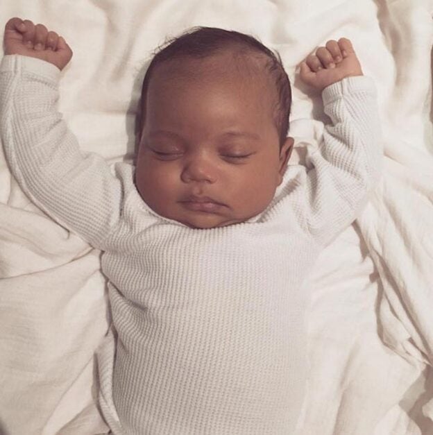 Kim Kardashian y Kanye West (por fin) presentan a su hijo