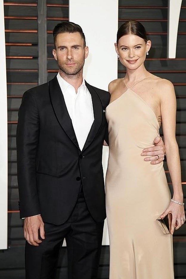 Behati Prinsloo y Adam Levine podrían estar esperando su primer hijo