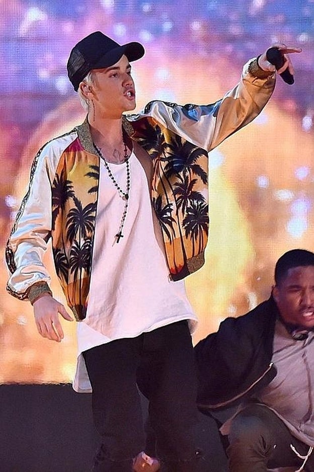 Justin Bieber llega a un acuerdo con el 'paparazzo' al que agredió