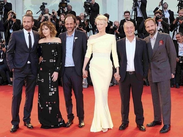 Matthias Schoenaerts, Dakota Johnson, Luca Guadagnino,Tilda Swinton, Corrado Guzzanti y Ralph Fiennes