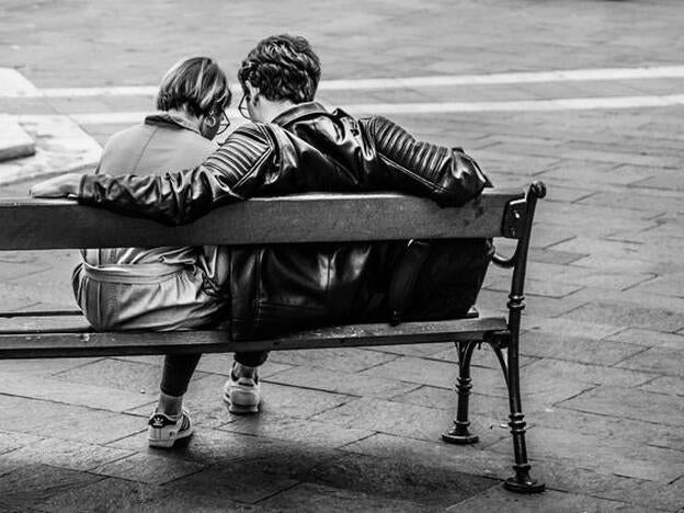 Señales que indican que sigue enamorado de ti