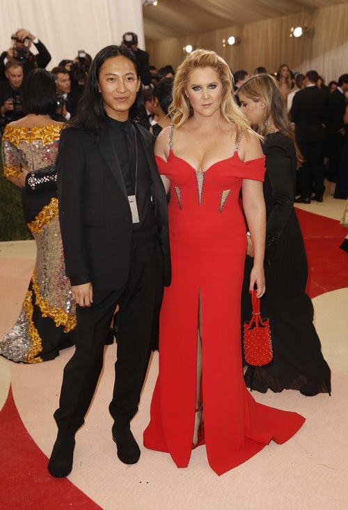 Alexander Wang y Amy Shummer en la Gala del Met 2016