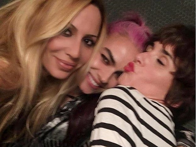 Marta Sánchez agradece a sus amigas la fiesta por su 50 cumpleaños