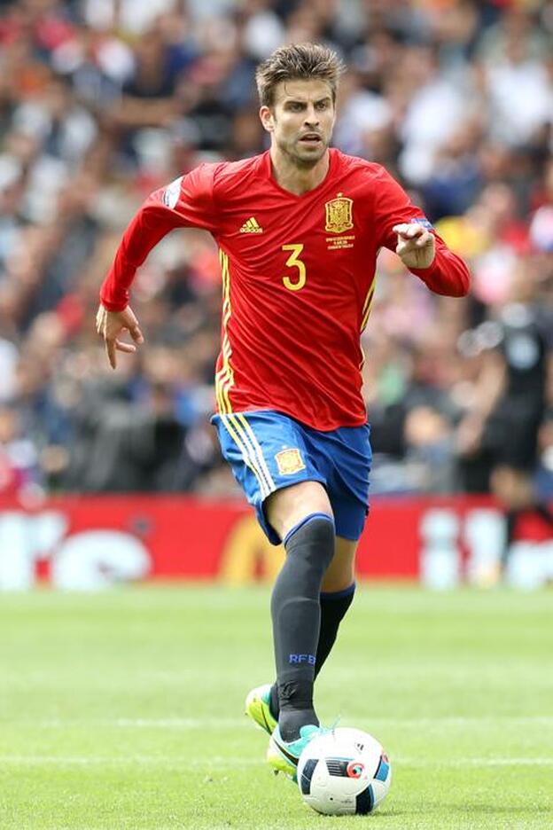 Y el futbolista más sexy de la Eurocopa de Francia 2016 es... ¡Piqué!
