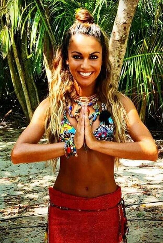 Los mensajes subliminales de Lara Álvarez para recalcar su soltería