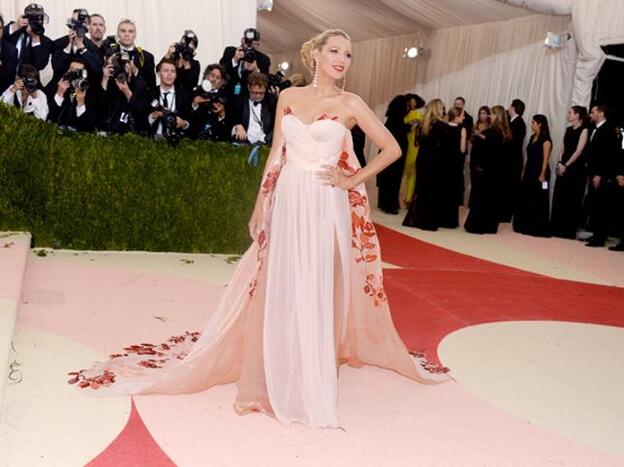 Lecciones de estilo premamá, por Blake Lively