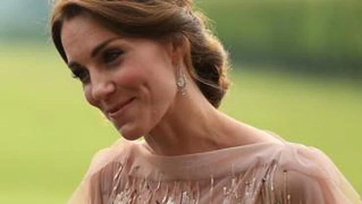 La elegancia de Kate Middleton con vestido de Jenny Packham