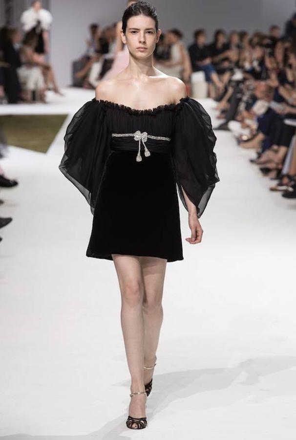 Minivestido negro de Alta Costura, de Giambattista Valli