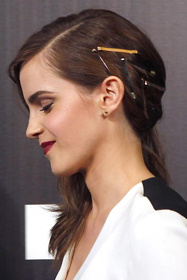 Los peinados con horquillas de las famosas: Emma Watson