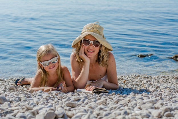 Aprovecha el verano para leer con tus hijos