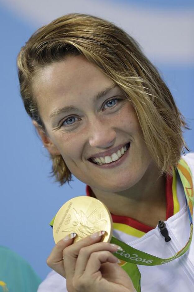 Las felicitaciones de los famosos a Mireia Belmonte, oro olímpico en 200 metros mariposa