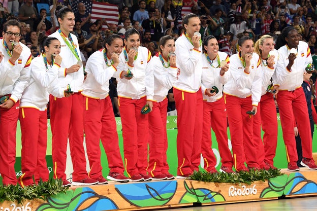 Nuestro equipo de baloncesto femenino consigue la medalla de plata