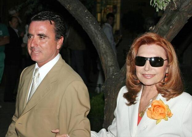 Los grandes ausentes en la boda de Rocío Carrasco y Fidel Albiac