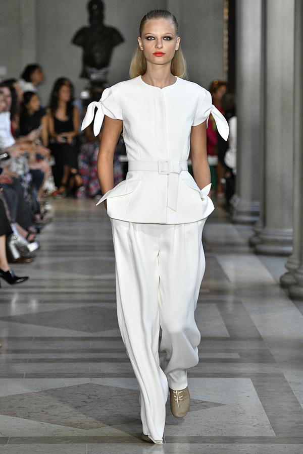 Carolina Herrera se rinde ante el denim para la primavera de 2017