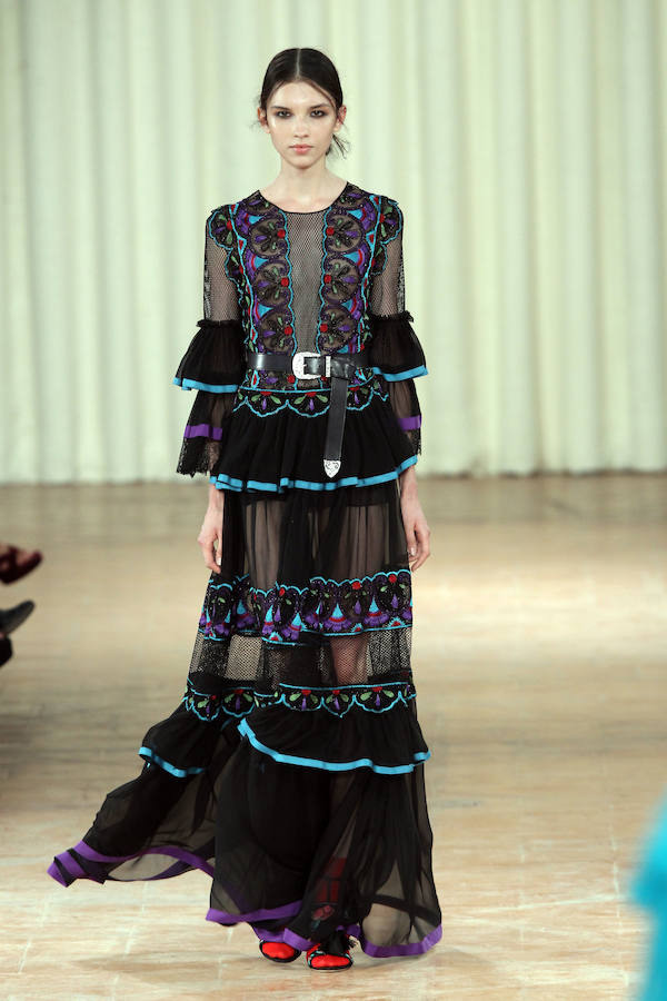 El espíritu boho de Alberta Ferretti para la primavera de 2017