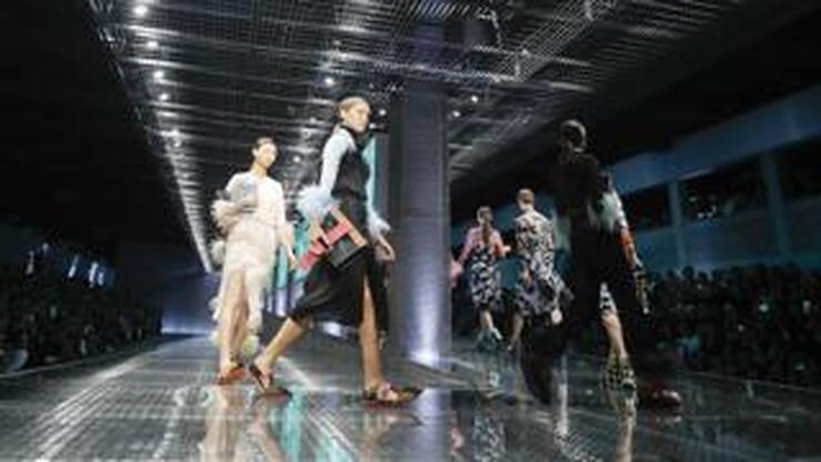 Prada vuelve a dictar las tendencias para la primavera de 2017