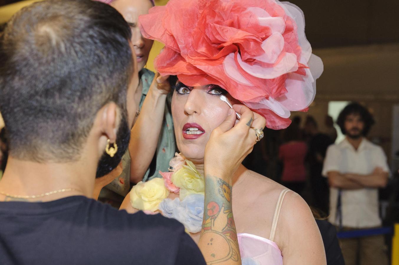 Rossy de Palma recibiendo los últimos retoques