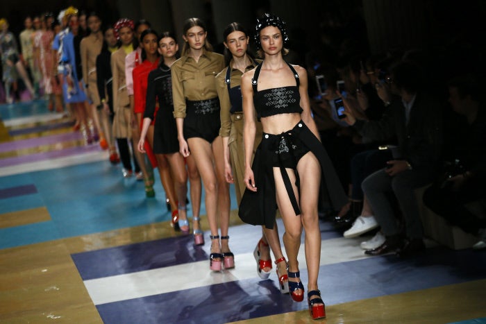 El chapuzón retro de Miu Miu en París