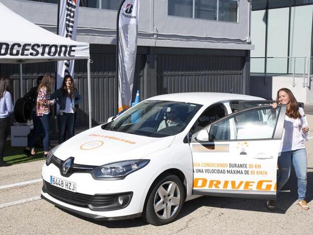 ¿Qué hacer en caso de pinchazo en plena carretera? Bridgestone tiene la solución